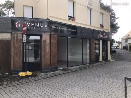 local commercial 65 m² centre saint-pierre-quiberon vitrine sur rue-bail 3/6/9