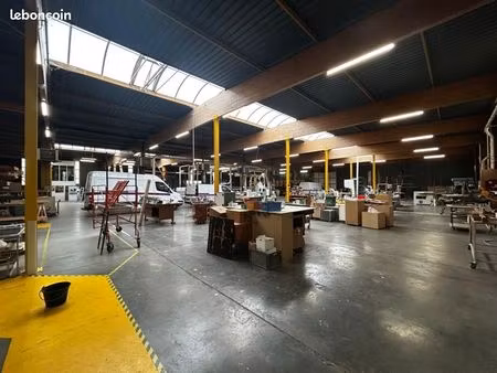 local industriel 2 634 m²