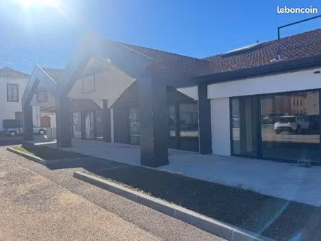 local commercial 605 m²