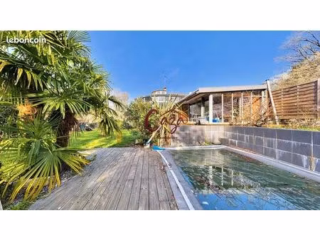 maison 4 pièces 160 m²