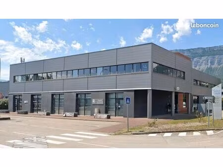 superbes bureaux 210 m² – 8 bureaux  salle de réunion – vue exceptionnelle chartreuse & be