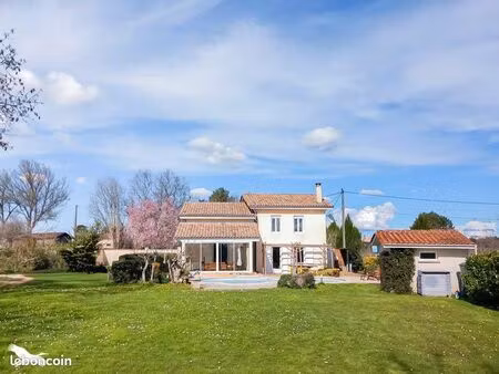 maison 6 pièces 165 m²