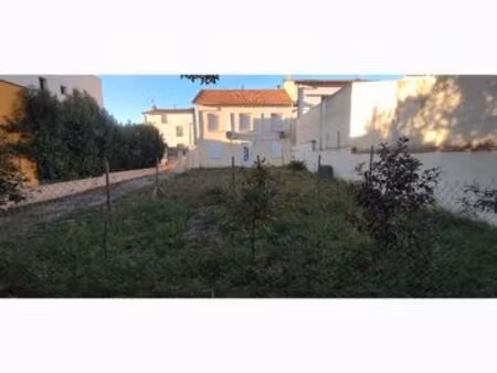 loué au soler appartement f4 dans villa avec grand terrain et parking privatifs