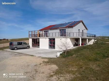maison 4 pièces 205 m²