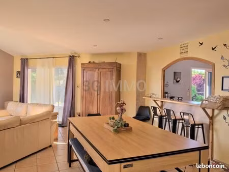 maison 9 pièces 204 m²