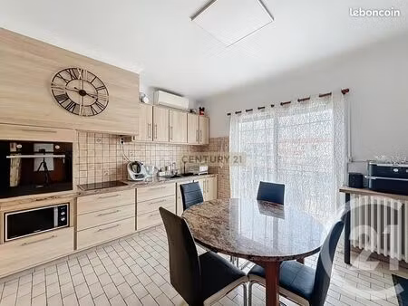 maison 7 pièces 215 m²