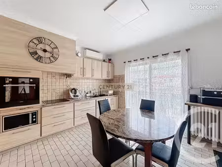 maison 8 pièces 215 m²