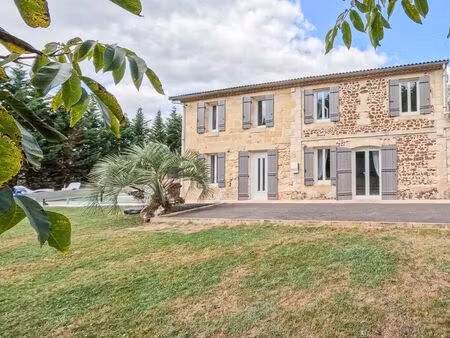 propriété 5 pièces 185 m²
