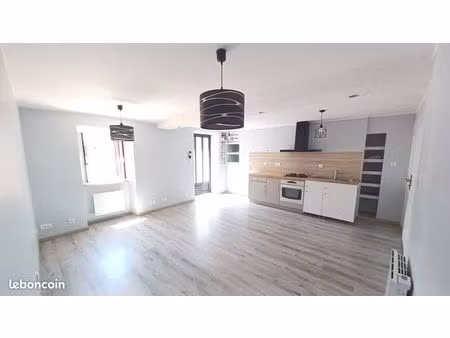 duplex f3/f4 - bourg de regny à 20 min de roanne et à 1h de lyon