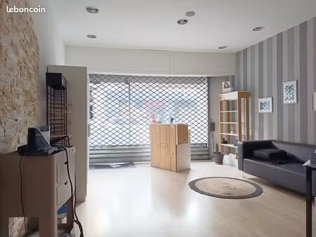 beau local commercial 50 m2 très bien situé