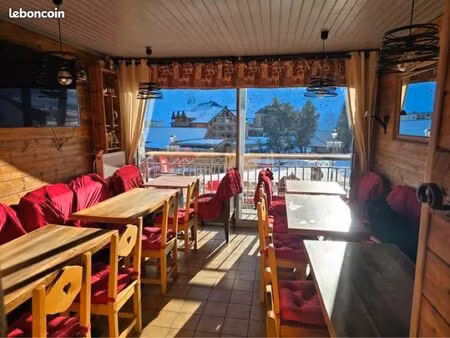 bar restaurant station ski