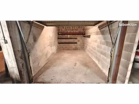 parking/box 12 m² strasbourg