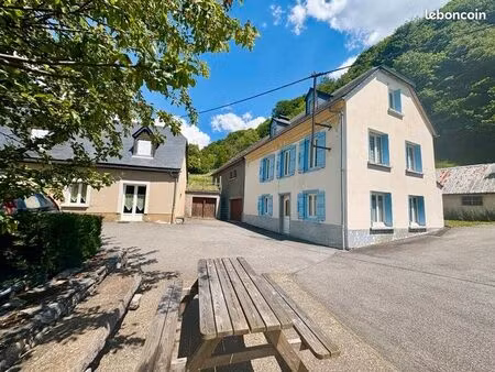 propriété 6 pièces 188 m²