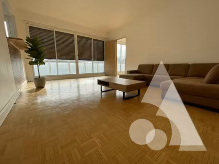 rare : f2 + garage dans petite copropriété privée