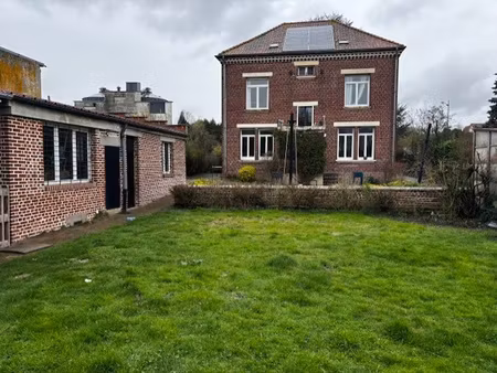 maison bourgeoise 6 chambres grand terrain panneaux solaires