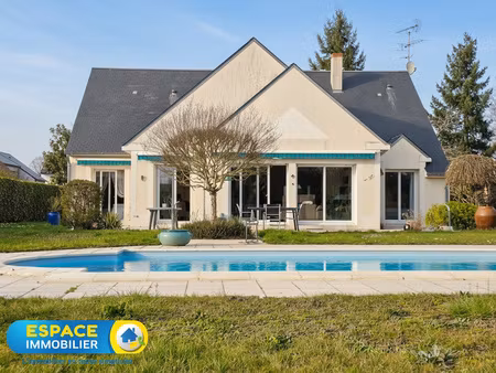 belle maison récente avec piscine sur un terrain de 2.976 m2