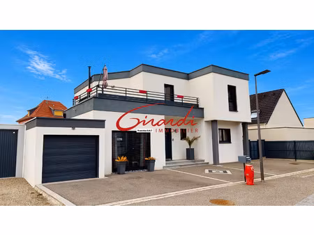 ungersheim dans un quartier residentiel - maison contemporai