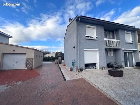 villa t5 90 m² + t2 indépendant 30 m²  jardin  piscine chauffée  clim réversible  panneaux