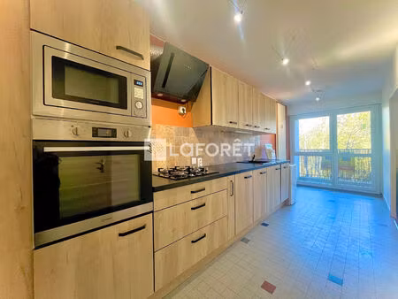 grand t2 de 56 76 m² avec deux balcons  cave et garage