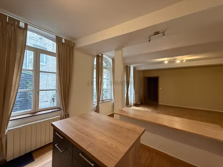 centre ville  f2 en farfait état