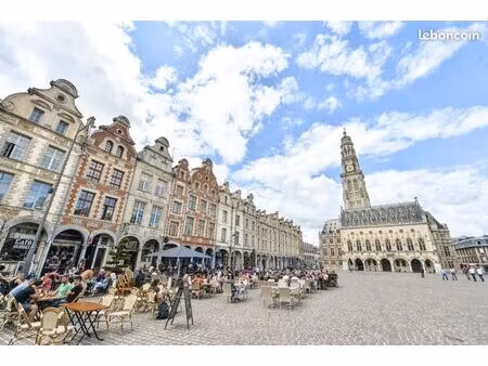 hotel 12 chambres place arras bâtiment historique  refait à neuf