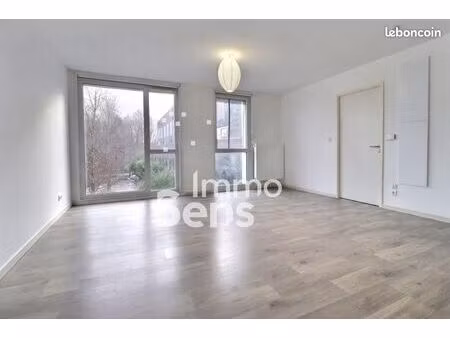 studio 1 pièce 32 m²