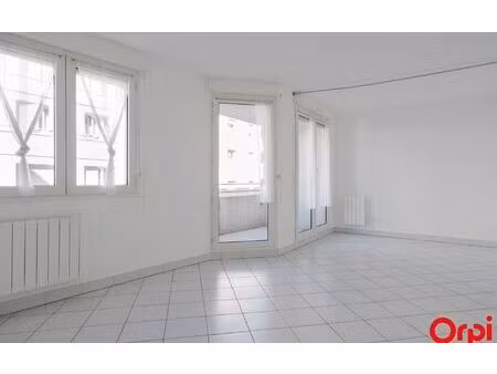 location appartement  m² t-1 à lyon 3  574 €