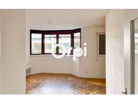 location appartement  m² t-2 à lyon 3  925 €