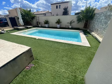 maison récente avec piscine