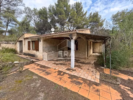 maison 110 m² sur terrain de 4 600 m² meyragues