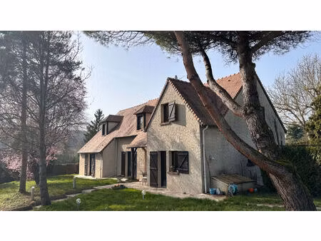 maison vert 8 pièces 268 m2 piscine interieur et terrain de tennis