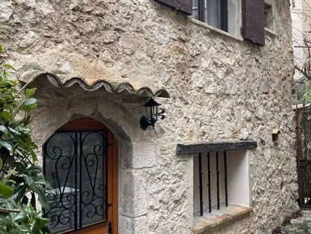 saint-jeannet – maison de village 4 pièces entièrement rénovée avec superbe vue panoramiqu