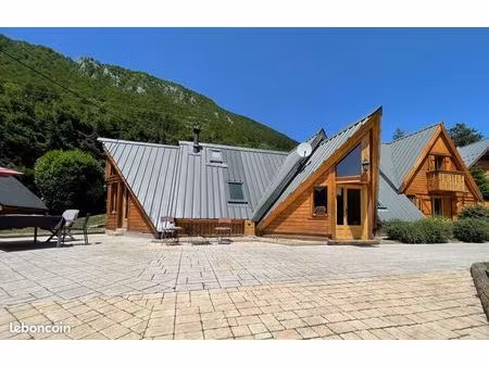 chalet 6 pièces 147 m²