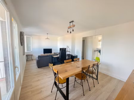 appartement t3 meuble entièrement rénové avec balcon bézie