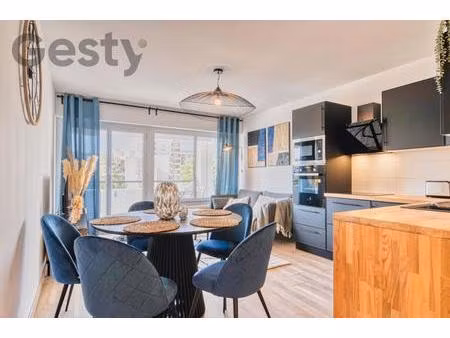 colocation – chambre avec accès balcon