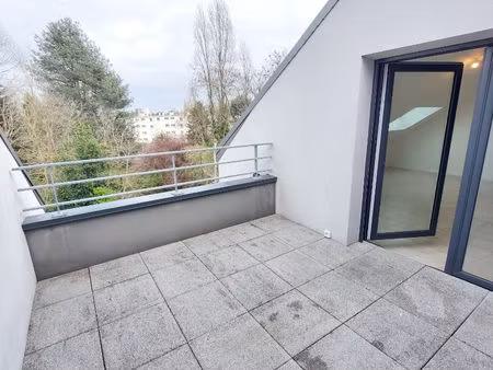 grand studio lumineux avec 2 terrasses