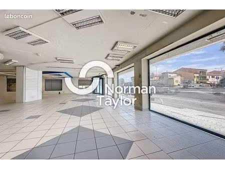 local commercial 125 m²