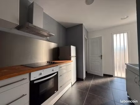 à louer – local commercial aménagé en habitation – 80 m² – entre pia et bompas