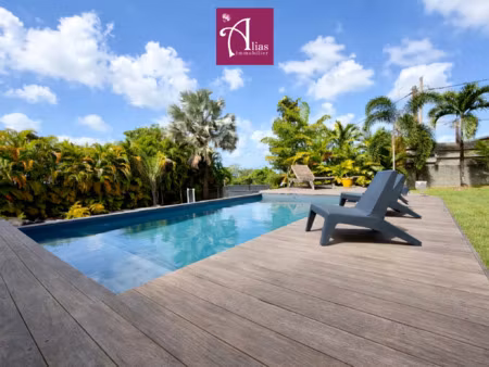 a louer villa f4 moderne - entr jardin et piscine inclus - d