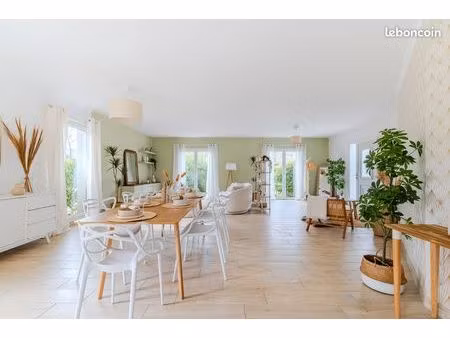 charmante maison au calme  avec piscine et parc arboré  proche bordeaux