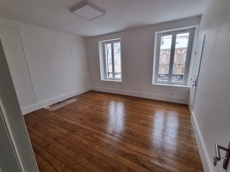 location local commercial 6 pièces  79.20m²  nangis