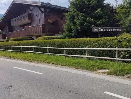 t2 meublé rdj 15 min à pied du cv de megeve