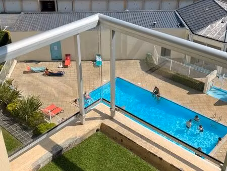 à louer : studio meublé avec piscine  tv  internet fibre et parking