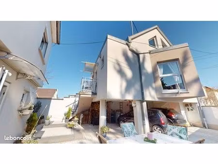 maison 12 pièces 217 m²