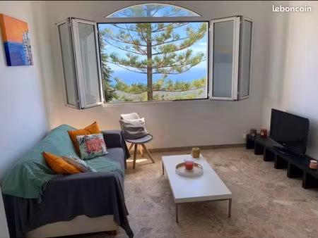 t3 lumineux dans maison vue mer