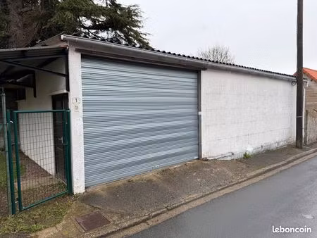 bâtiment avec bureau