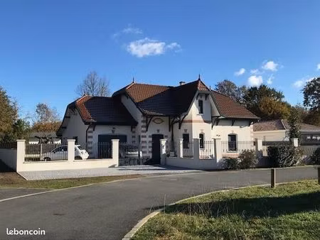 ? propriété rare  d’inspiration arcachonnaise - 210 m² de confort raffiné aux prestations 