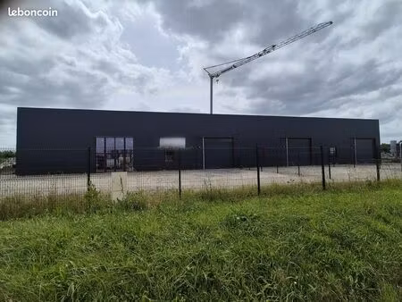 local d'activité 150m²