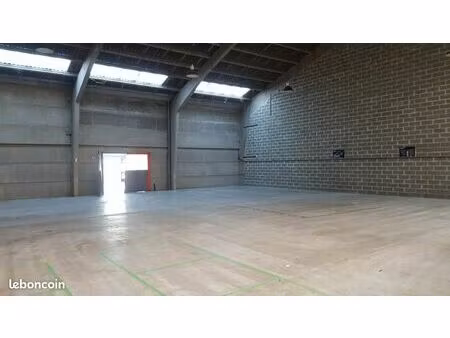 local commercial 1 038 m²