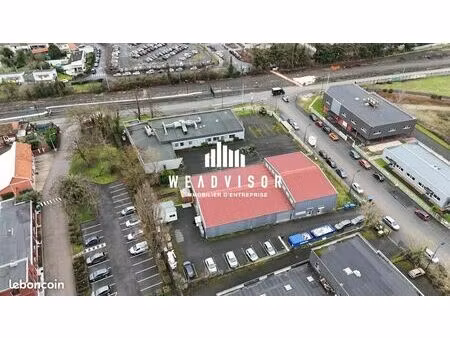 local d'activite 900 m² bordeaux